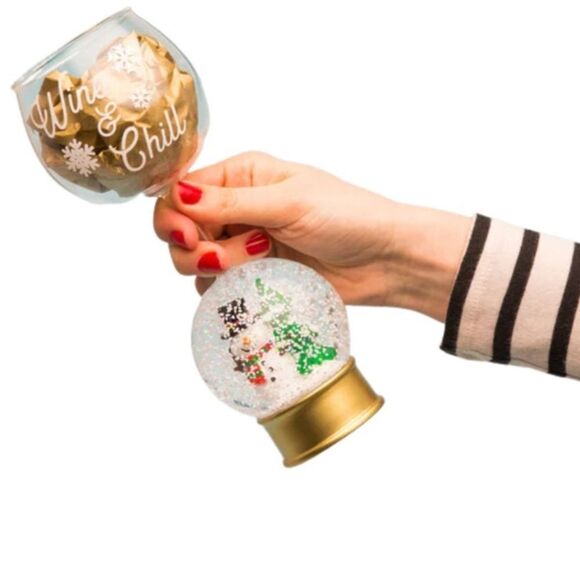 Bigmouth Snowman Snow Globe Wine Glass Holds 12oz Christmas Holiday Wine Glass - Picture 8 of 11